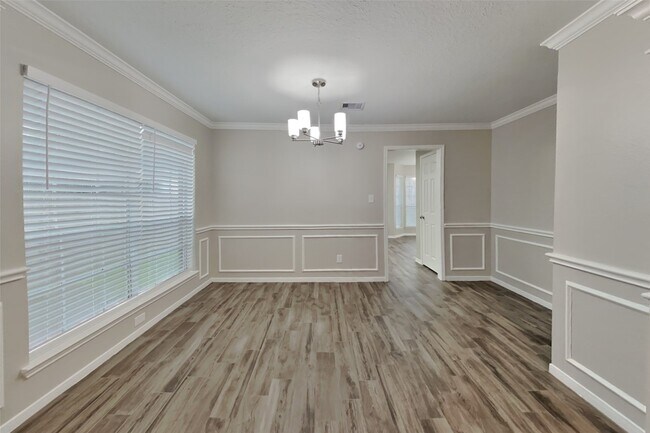 Foto del edificio - 24810 Butterwick Dr