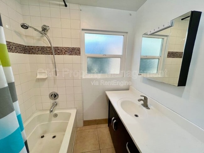 Building Photo - 808 E Andrews Ave