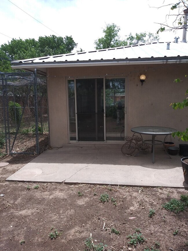 Foto del edificio - 2 Bedroom 1 Bathroom Townhouse in North Va...