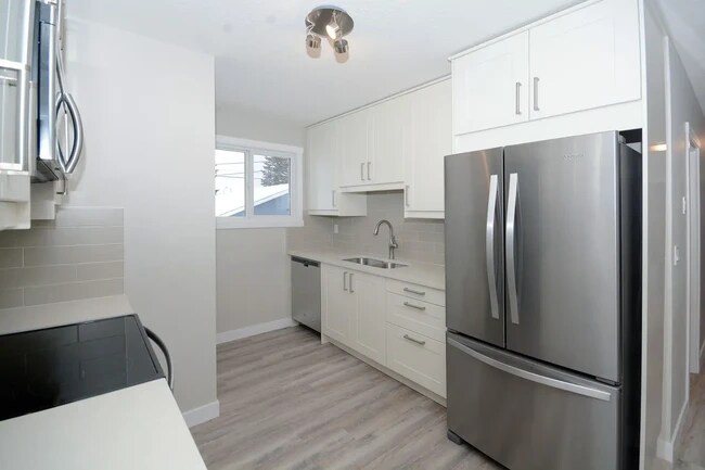 Building Photo - 13431 132 St NW