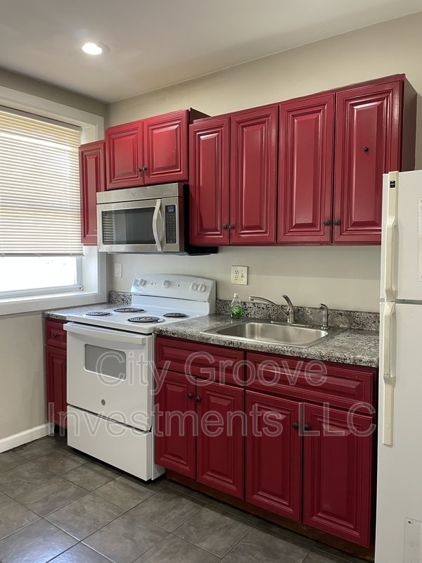 Building Photo - 5748 N 7th St