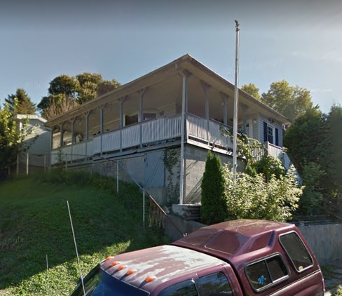 Building Photo - 225 Lynn Ave
