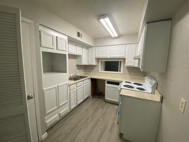 Foto del edificio - 9696 Walnut St
