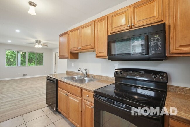 Building Photo - Charming 2BR Duplex in Fairburn
