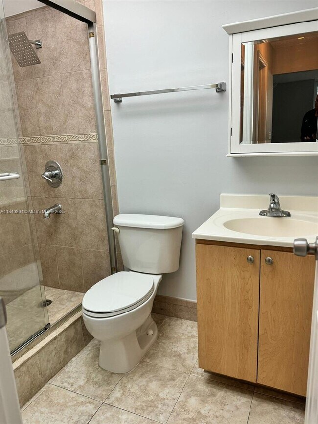 Foto del edificio - 10090 NW 80th Ct