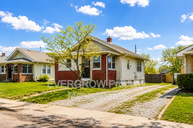 Photo - 1417 N Denny St House