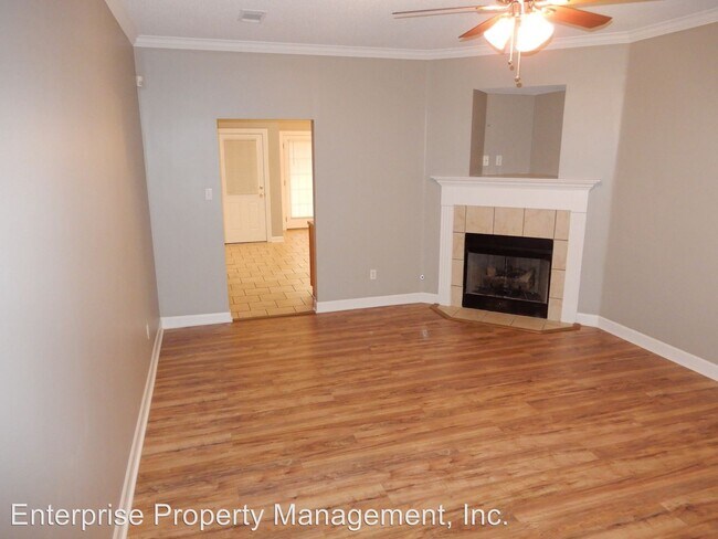 Foto del edificio - 6129 Woodstock View Dr