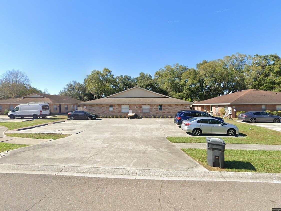 Building Photo - 3119 Bloomingdale Villas Ct