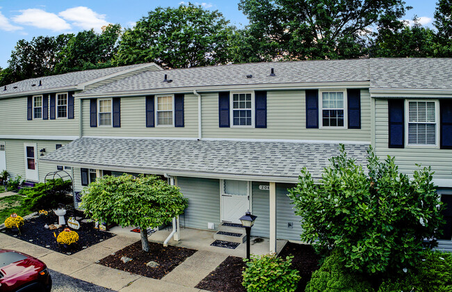 Building Photo - 204 Parkwood Dr