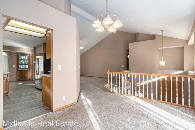Building Photo - 3 br, 2 bath House - 14111 S 33rd Ave.