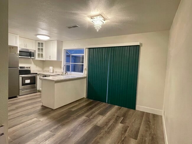 Dining Area - 4430 Seminole Way