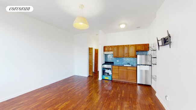 Foto del edificio - 313 W 136th St