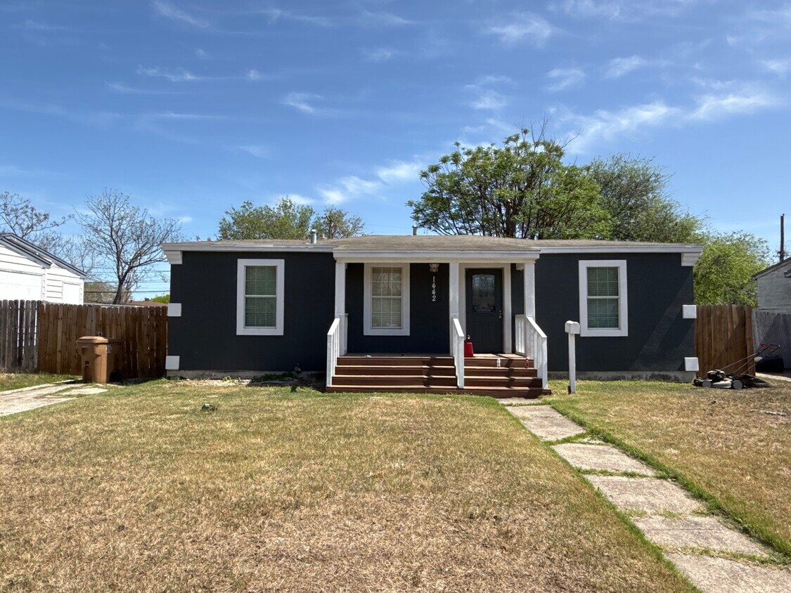Primary Photo - 1442 Ormond Dr