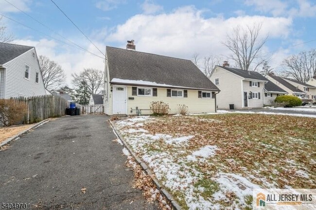 Foto del edificio - 118 Colonia Blvd