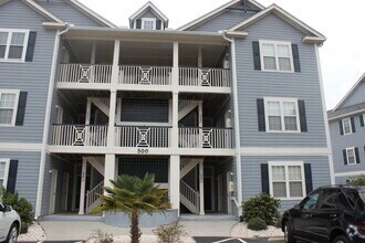 Building Photo - 2555 St James Dr SE