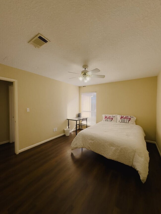 Foto del edificio - 6235 Havendale Dr