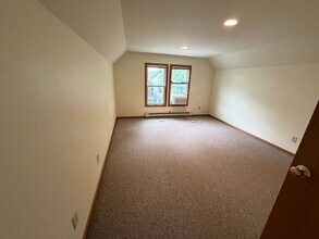 Building Photo - 419 W Doty St