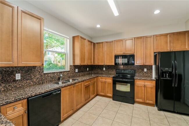 Building Photo - 10120 N Golden Elm Dr