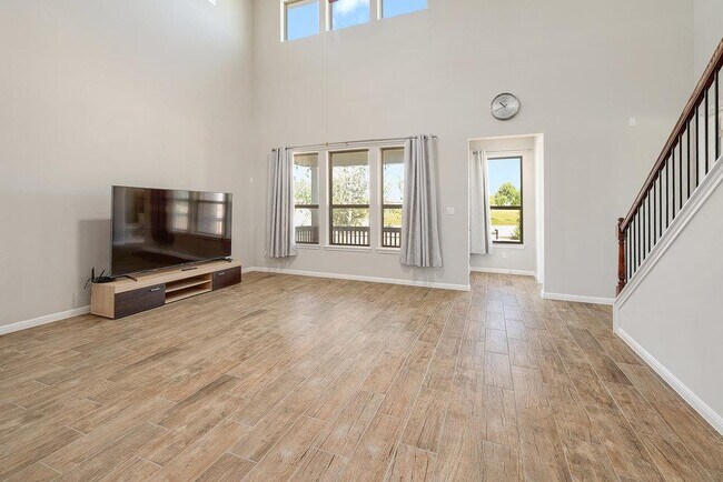 Building Photo - 1136 Almeria Bend