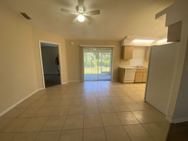 Foto del edificio - 30299 Holly Rd