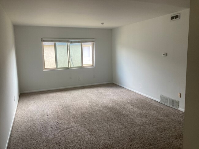 Building Photo - 245 E 13th Ave