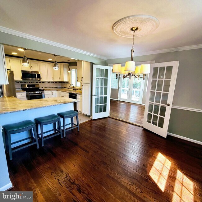 Foto del edificio - 8707 Valleyfield Rd