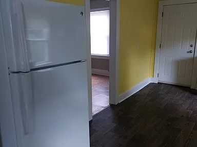 Building Photo - 236 Clyde St