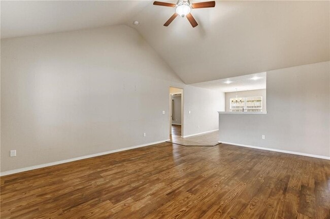 Building Photo - 530 Lasso Ln
