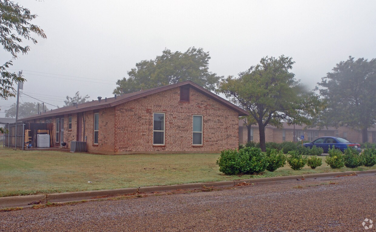 Building Photo - 610 S Emerald Ave