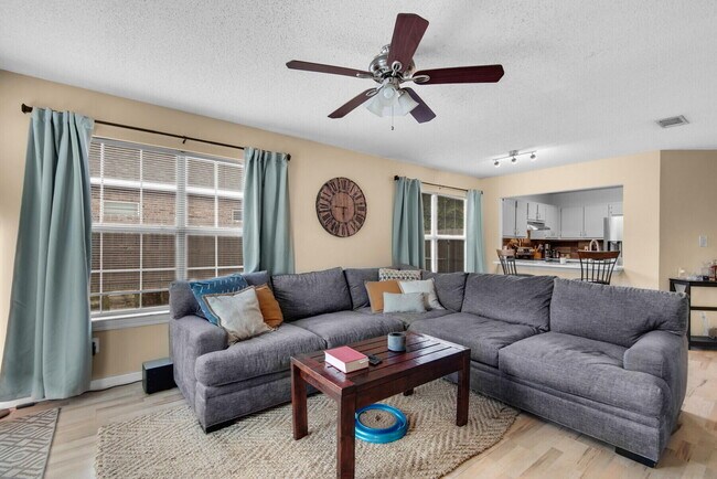 Foto del edificio - 248 Terrance Ln
