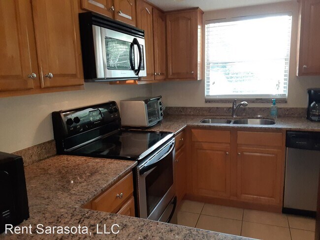 Building Photo - 2 br, 1 bath House - 918 La Costa Circle, #3