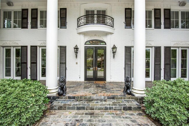 Foto del edificio - 5942 Colhurst St