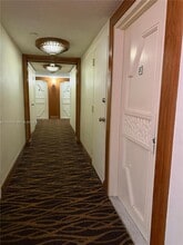 Building Photo - 18181 NE 31st Ct