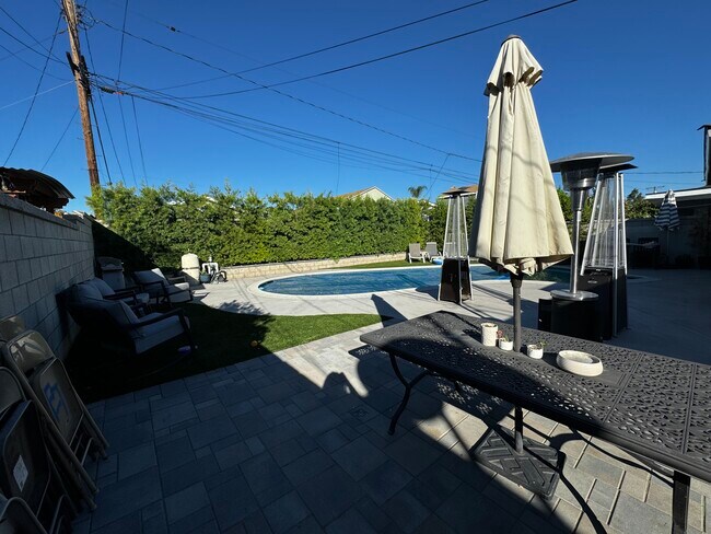 Foto del edificio - 8351 Greenvale Ave