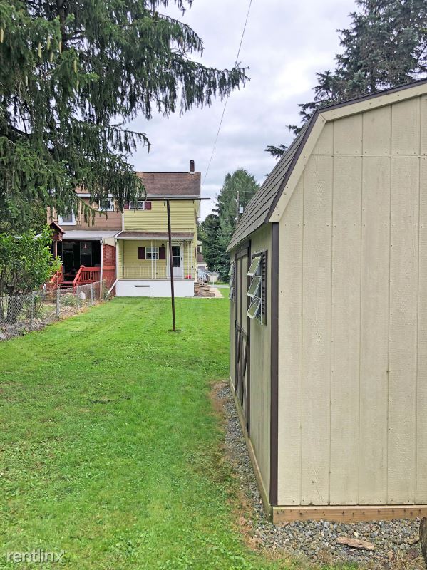 Building Photo - 2 br, 1 bath Townhome - 110 Green St.