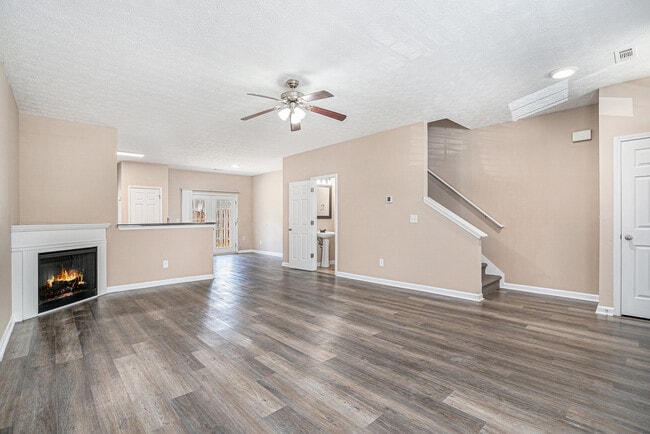 Building Photo - 4155 Park Chase Dr