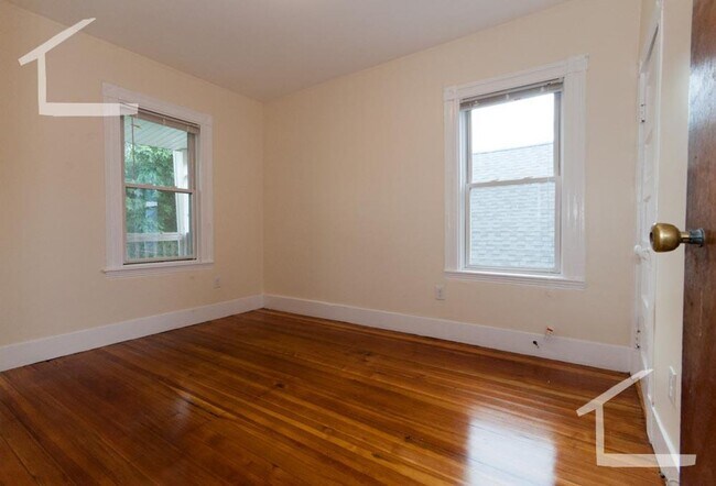 Building Photo - Oak Square Are of Brighton. Porch, Yard, L...