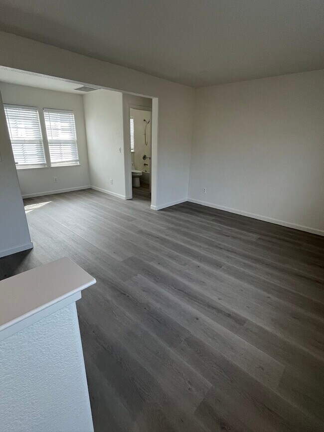 Sala de estar y comedor - 1671 E Gate Way