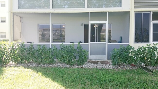 Building Photo - 94 Dorset C