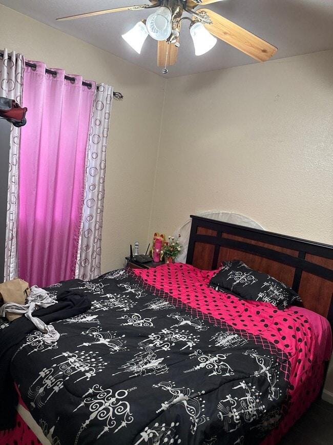 Building Photo - 9284 Deddington Way