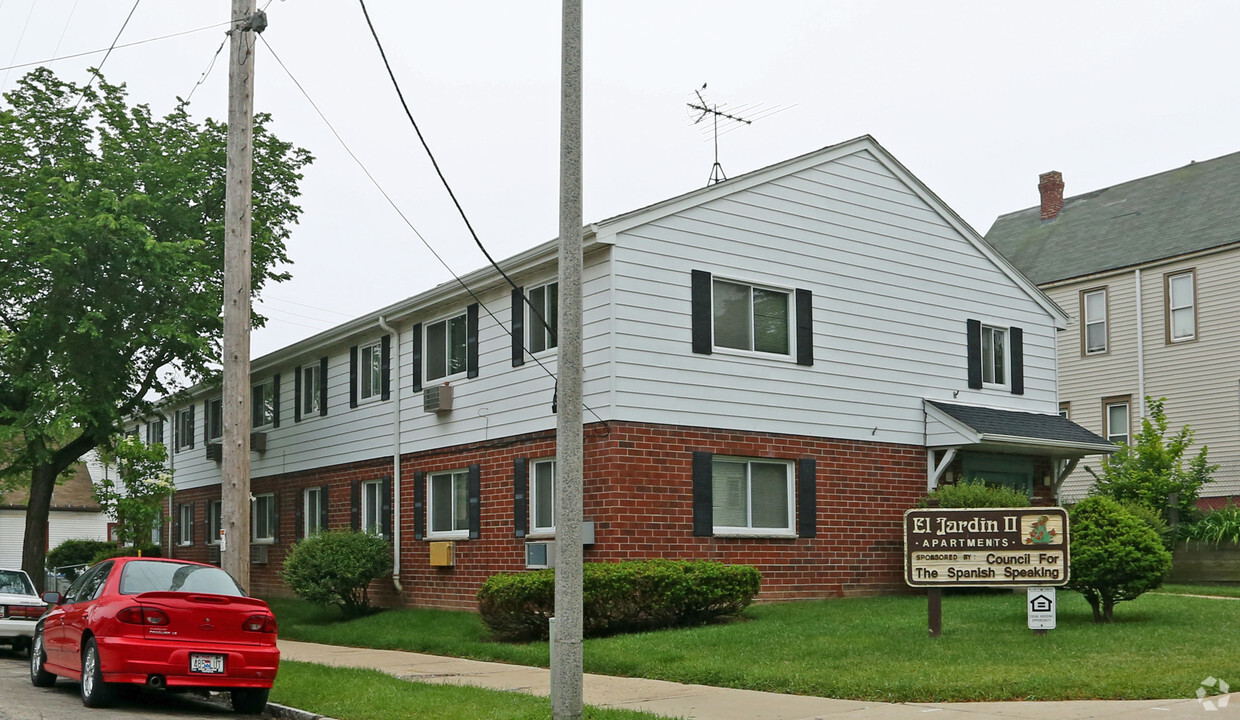 Primary Photo - El Jardin II Apartments