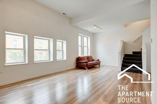 Photo - 2700 W North Ave Townhome