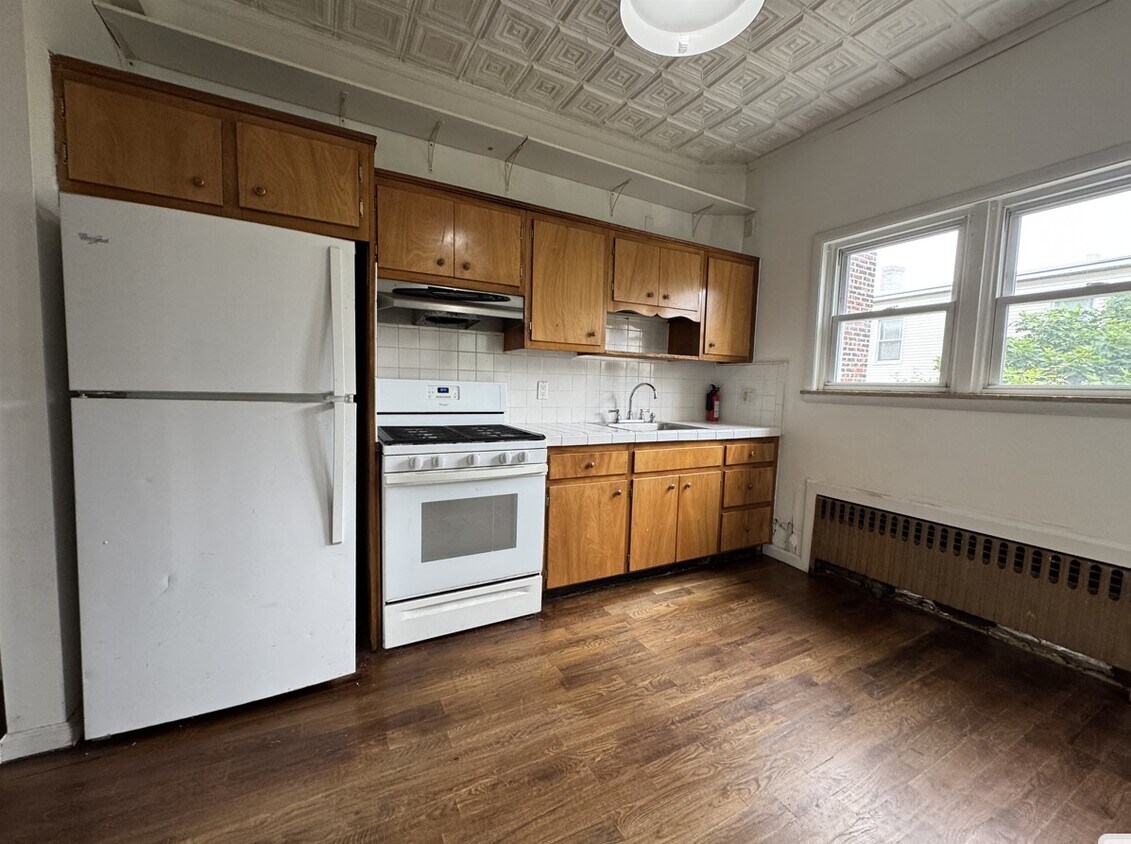 Primary Photo - 309 Summit Ave