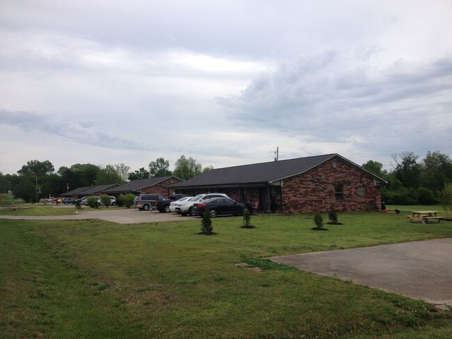 Building Photo - 145 Green Valley Dr