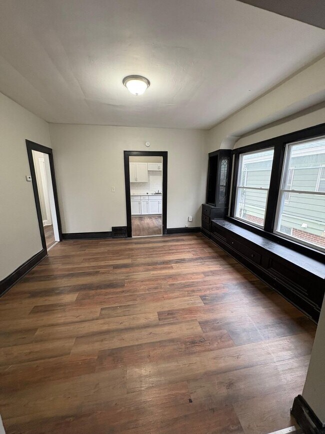 Building Photo - 15710 Corsica Ave