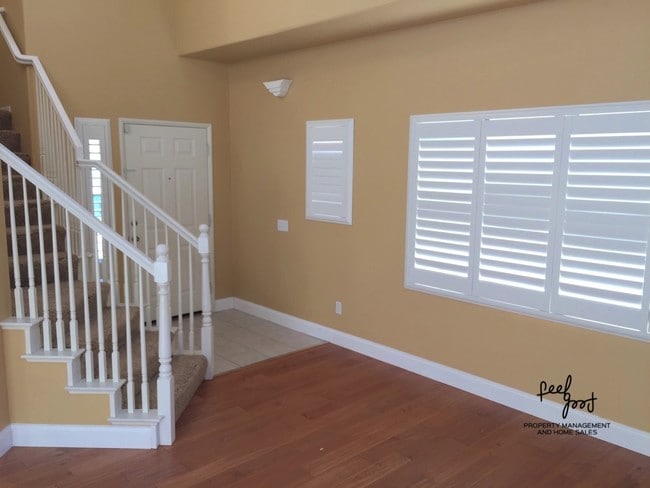 Building Photo - 305 Diamante Way