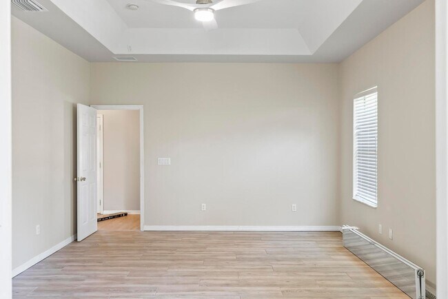 Building Photo - 24 Lakecliff Dr