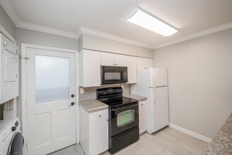 Building Photo - 9015 Gaylord Dr