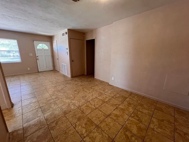 Building Photo - 4746 Norwood Ave
