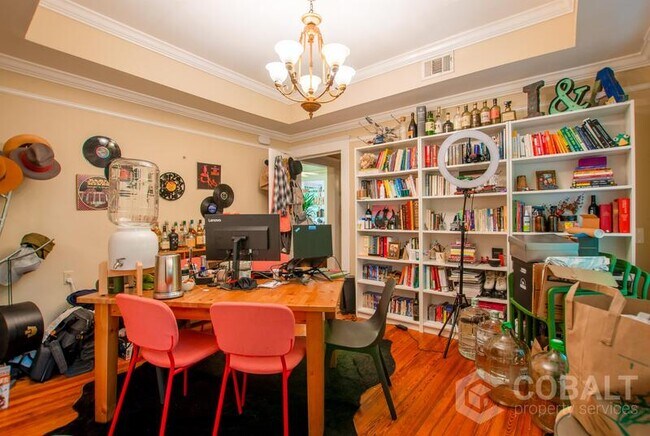 Foto del edificio - 729 Bonaventure Ave NE